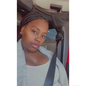 Meet your Posher, Crystal